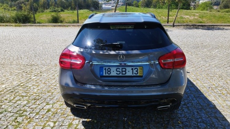 Mercedes-Benz GLA 180 1.5 D AMG