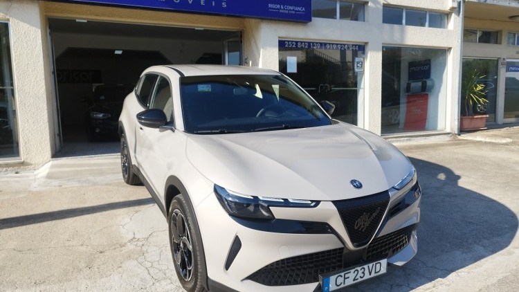 Alfa Romeo alfa junior eletrica ELETTRICA