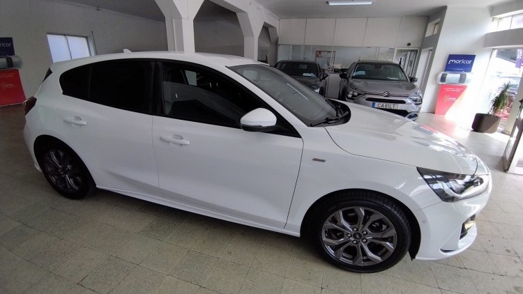 Ford Focus 1.0 ecoboost mhev st-line