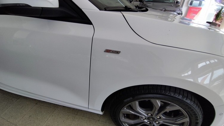 Ford Focus 1.0 ecoboost mhev st-line