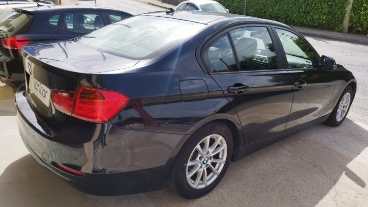 BMW S&eacute;rie 3 - 320 2.0 D AUTO