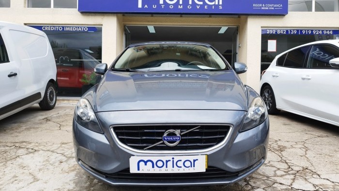 Volvo V40 2.0 D AUTO