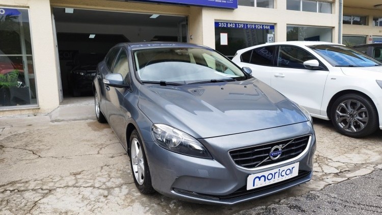 Volvo V40 2.0 D AUTO