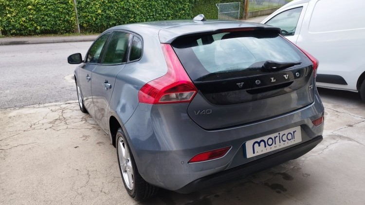 Volvo V40 2.0 D AUTO