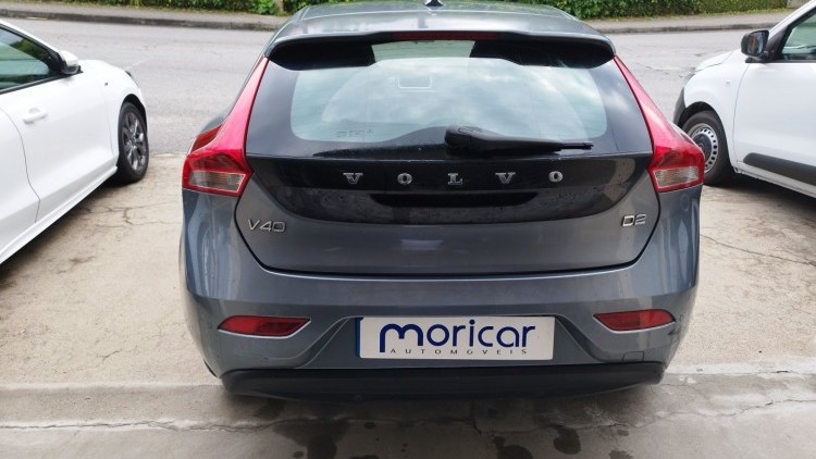 Volvo V40 2.0 D AUTO