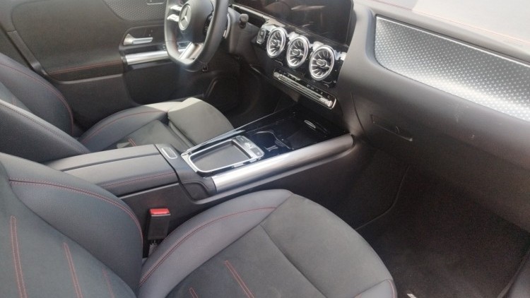 Mercedes-Benz EQA 250+ AMG NIGHT AUTO