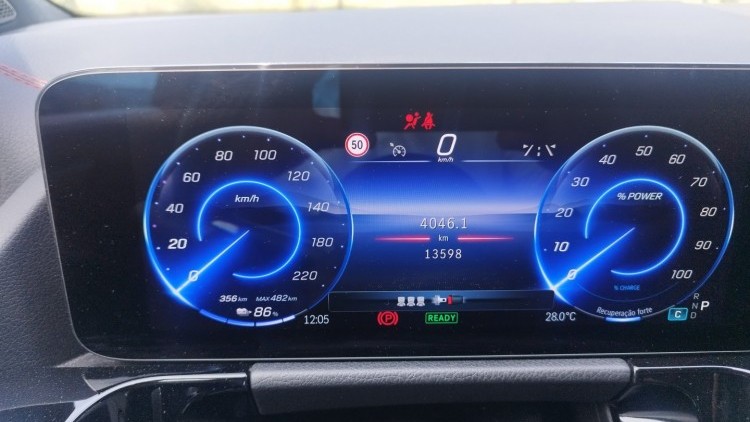 Mercedes-Benz EQA 250+ AMG NIGHT AUTO