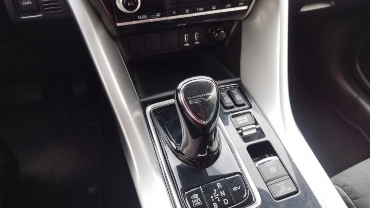 Mitsubishi Eclipse CROSS 2.4 PHEV 4WD AUTO