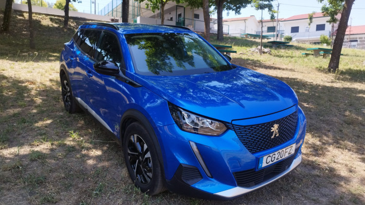 Peugeot e-2008 allure pack auto