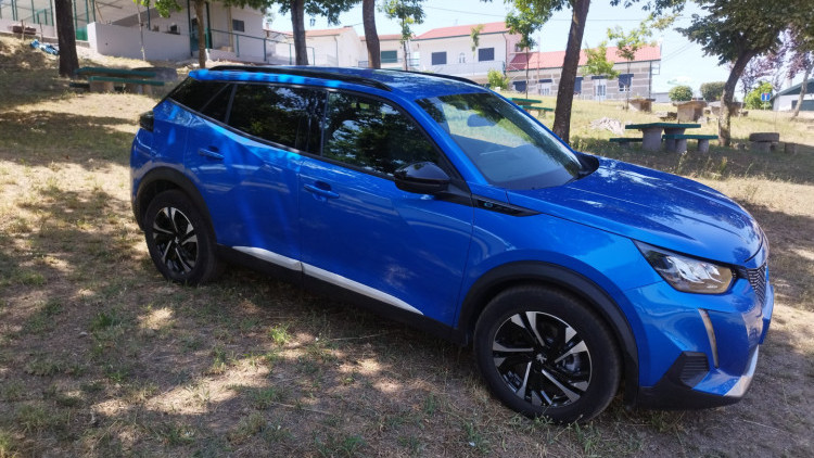 Peugeot e-2008 allure pack auto