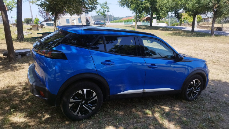Peugeot e-2008 allure pack auto