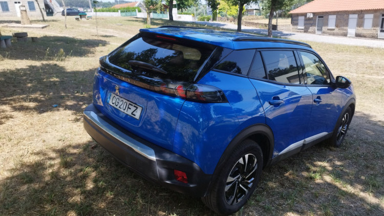 Peugeot e-2008 allure pack auto