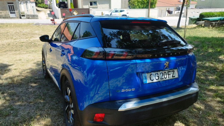 Peugeot e-2008 allure pack auto