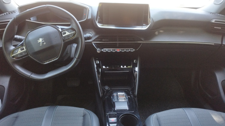 Peugeot e-2008 allure pack auto