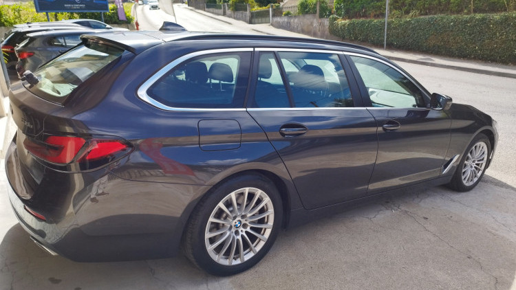 BMW S&eacute;rie 5 - 530 2.0 e-plugin-hybrid touring auto
