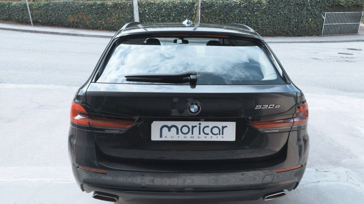 BMW S&eacute;rie 5 - 530 2.0 e-plugin-hybrid touring auto
