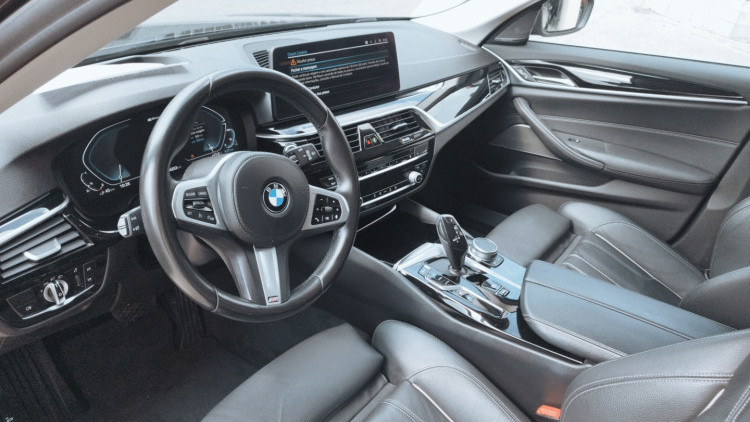 BMW S&eacute;rie 5 - 530 2.0 e-plugin-hybrid touring auto
