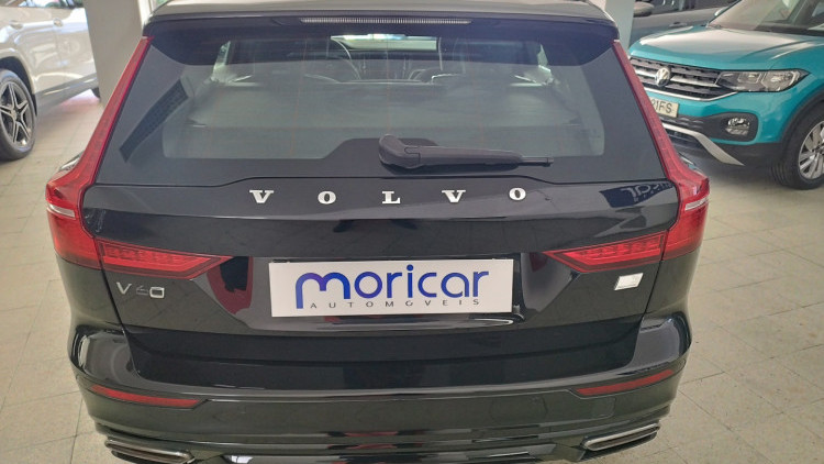 Volvo V60 T6 R-DISAGN PLUG-IN AUTO