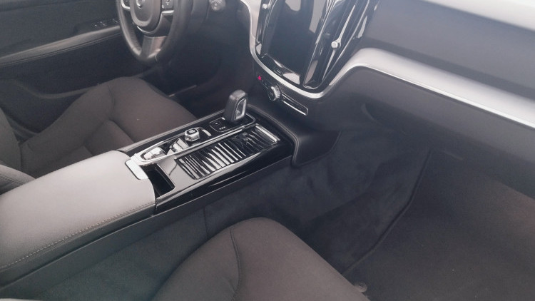 Volvo V60 T6 R-DISAGN PLUG-IN AUTO
